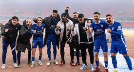 国安球员张玉宁赛后情绪失控致歉，反思惨败事件