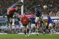 曼晚：曼联今夏拒绝了其他球队对马奎尔的报价，沙特想买得开天价