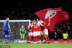 申花足球焕新突破：管理层策略助力关键球员加盟，上港旧将回归引领复兴